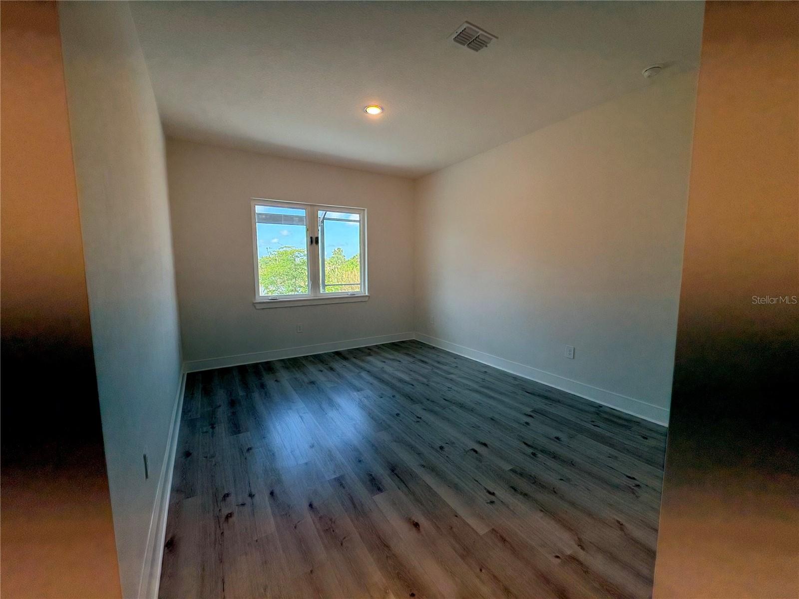 Image 6 of 18 For 14681 Keystone Boulevard