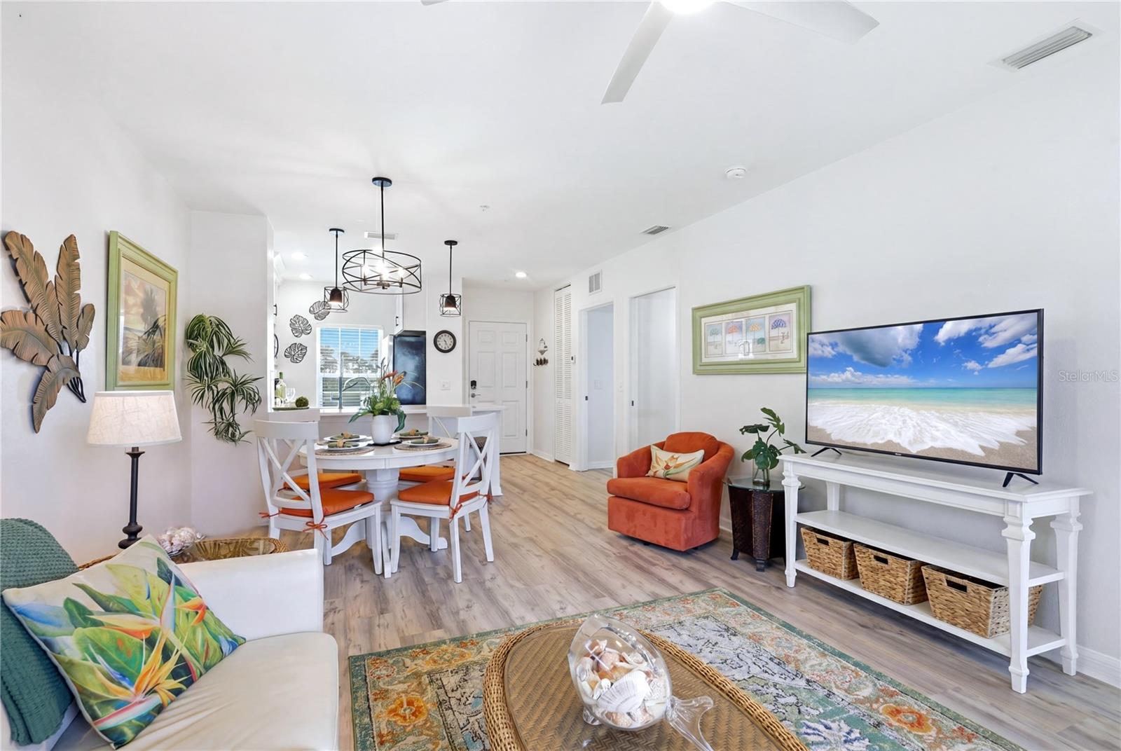 Image 14 of 49 For 8405 Placida Road 204