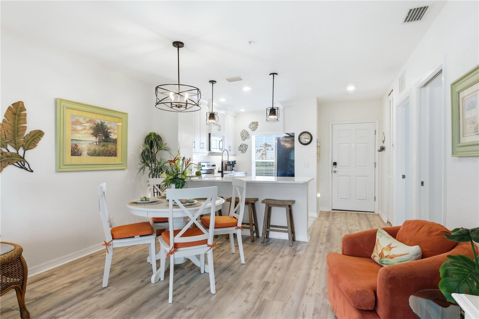 Image 18 of 49 For 8405 Placida Road 204