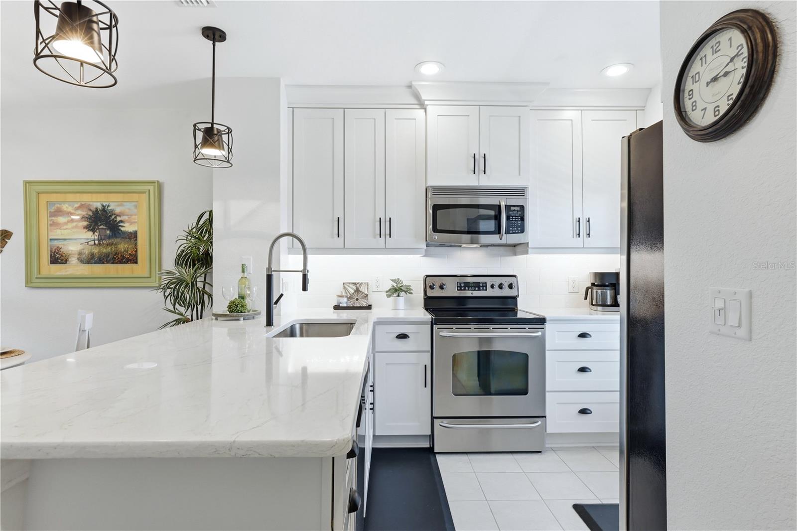 Image 21 of 49 For 8405 Placida Road 204