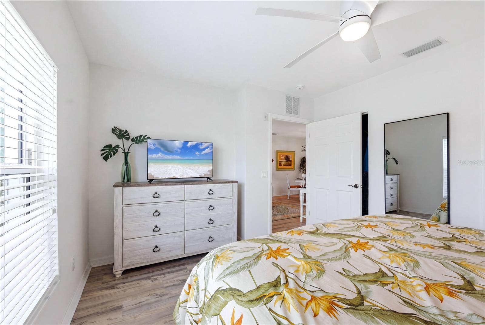 Image 27 of 49 For 8405 Placida Road 204