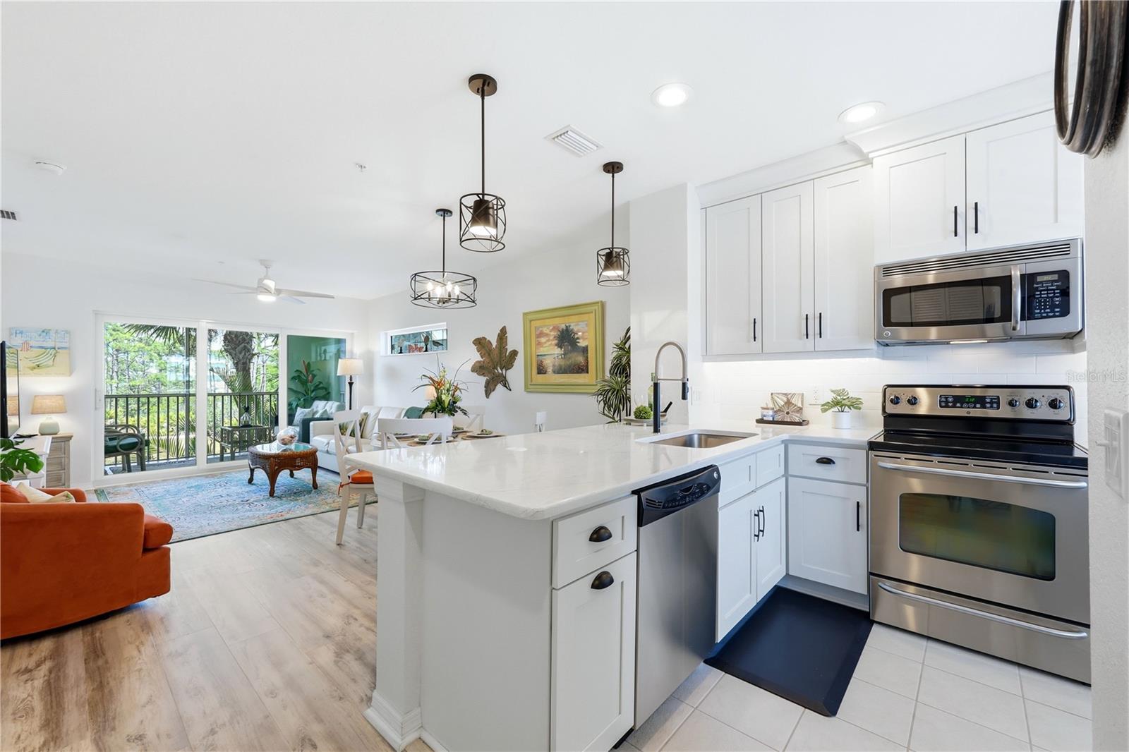 Image 6 of 49 For 8405 Placida Road 204