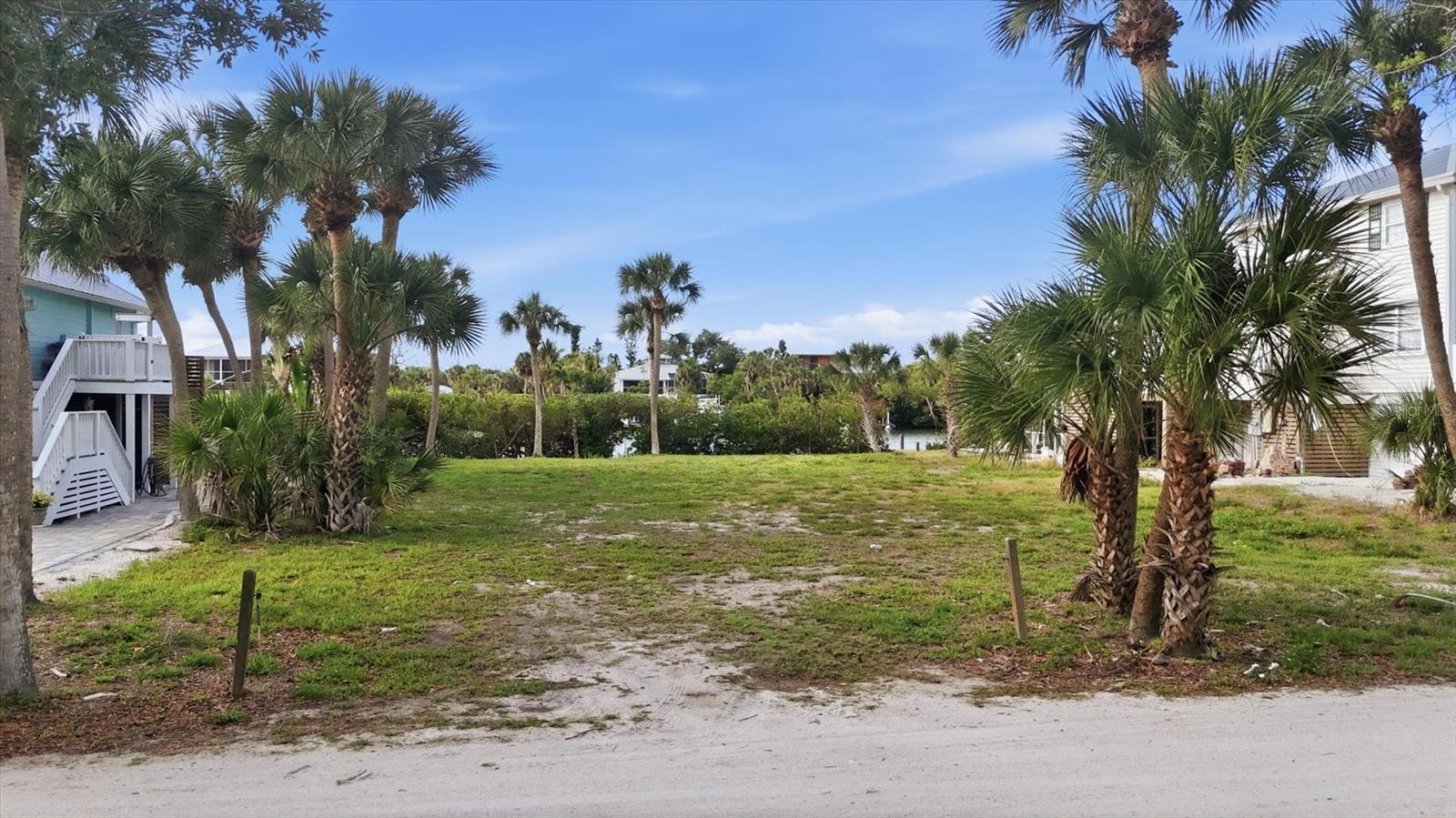 Image 3 of 16 For 84 Palm Drive