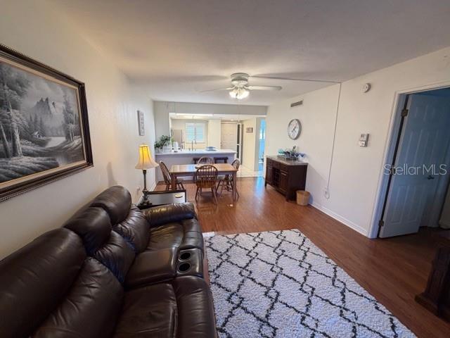 Image 7 of 22 For 12538 Kingsway Circle 403