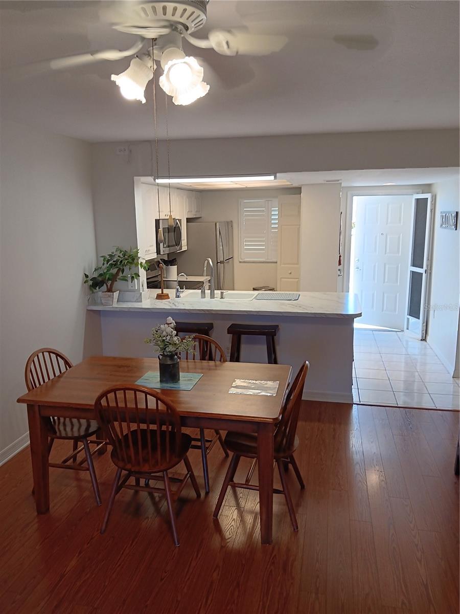 Image 8 of 22 For 12538 Kingsway Circle 403