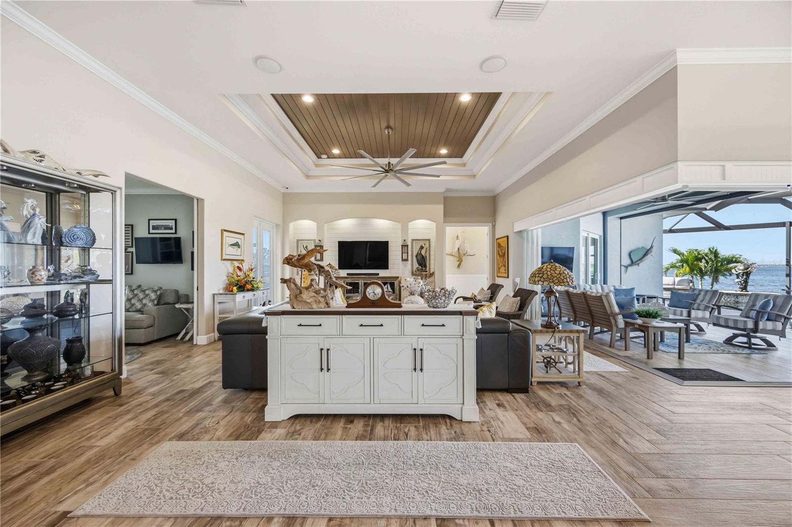 Image 13 of 92 For 4179 Spire Street