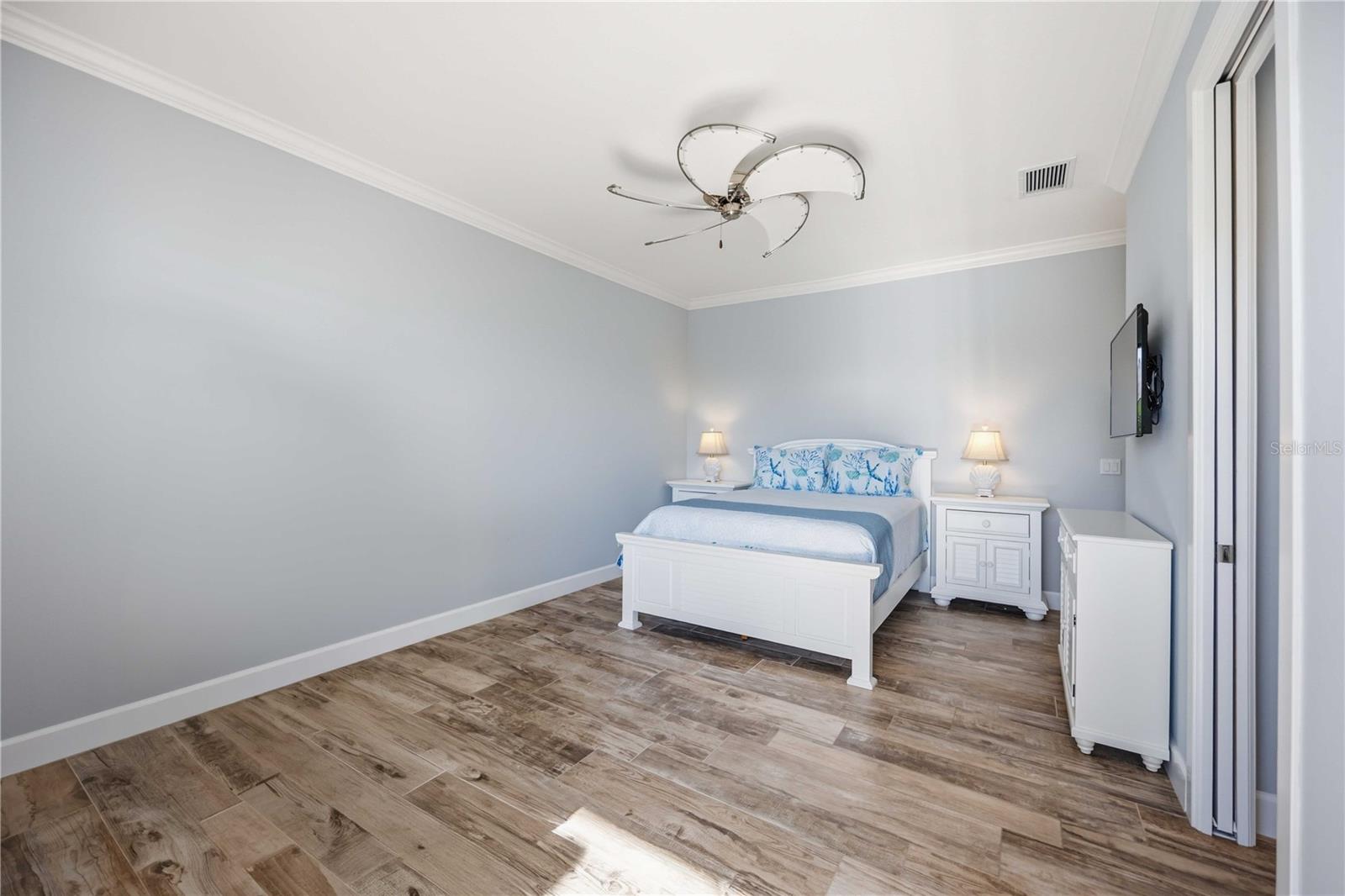Image 34 of 92 For 4179 Spire Street