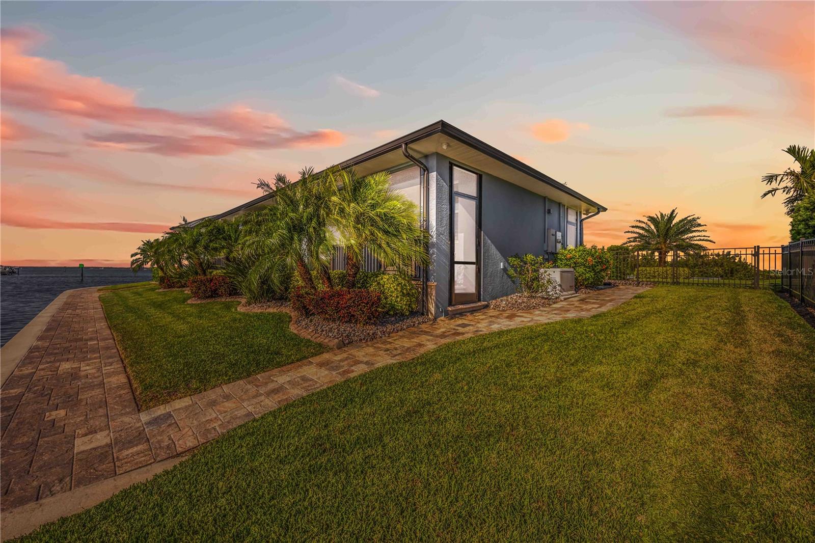 Image 58 of 92 For 4179 Spire Street