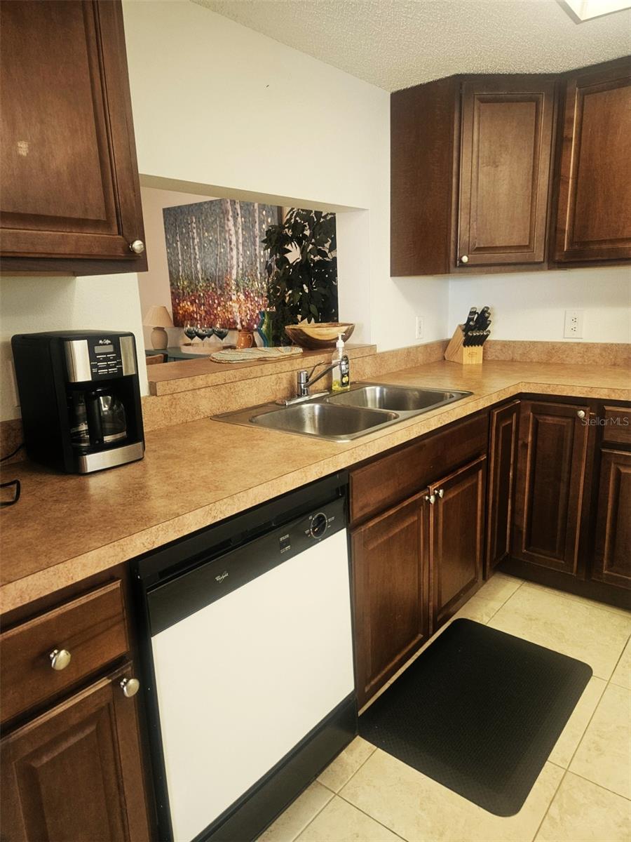Image 4 of 43 For 307 Pine Hollow Circle 307
