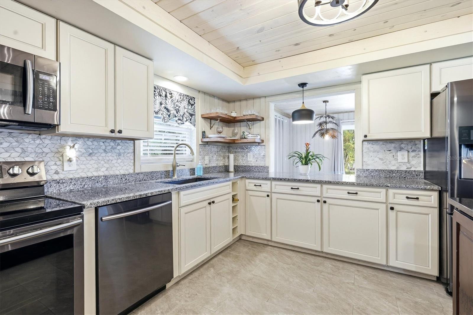 Image 19 of 45 For 11 Oakland Hills Court