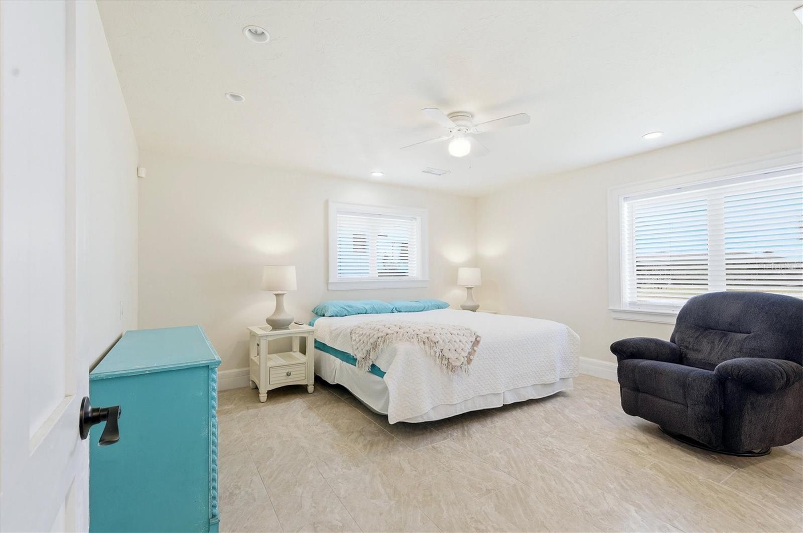 Image 21 of 45 For 11 Oakland Hills Court