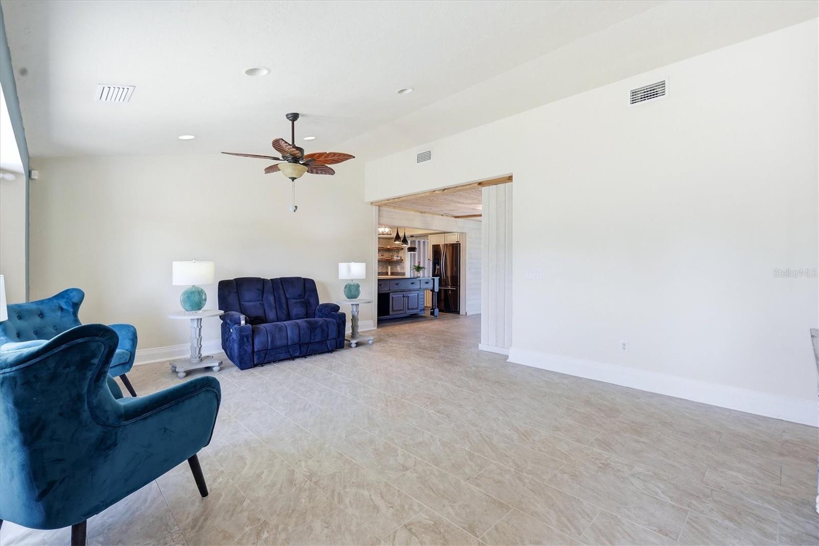 Image 7 of 45 For 11 Oakland Hills Court