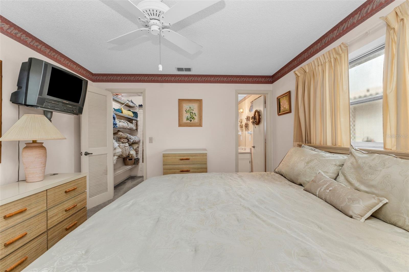 Image 21 of 34 For 546 Circlewood Drive P3-4