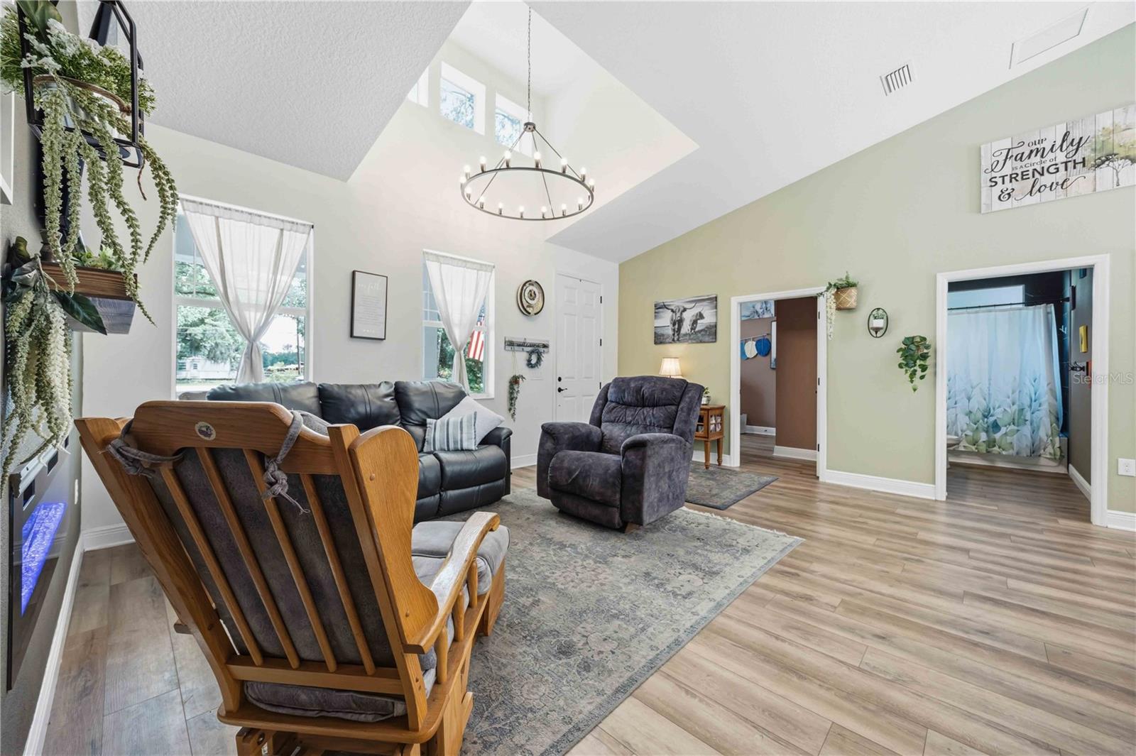 Image 6 of 44 For 1211 Hollywood Lane