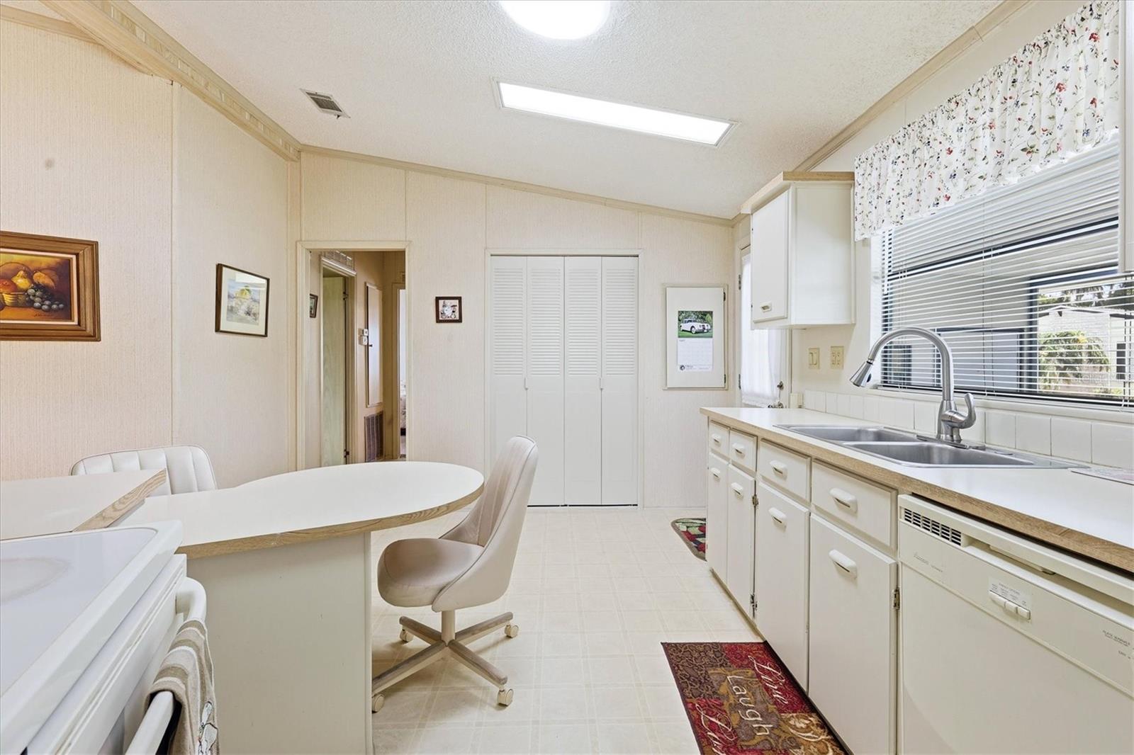 Image 15 of 41 For 803 Tangerine Woods Boulevard