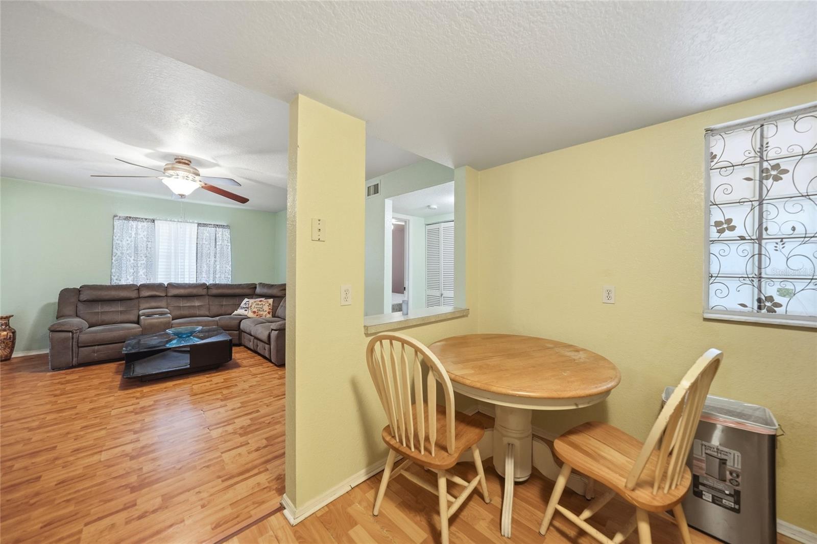Image 11 of 34 For 1051 Forrest Nelson Boulevard 201