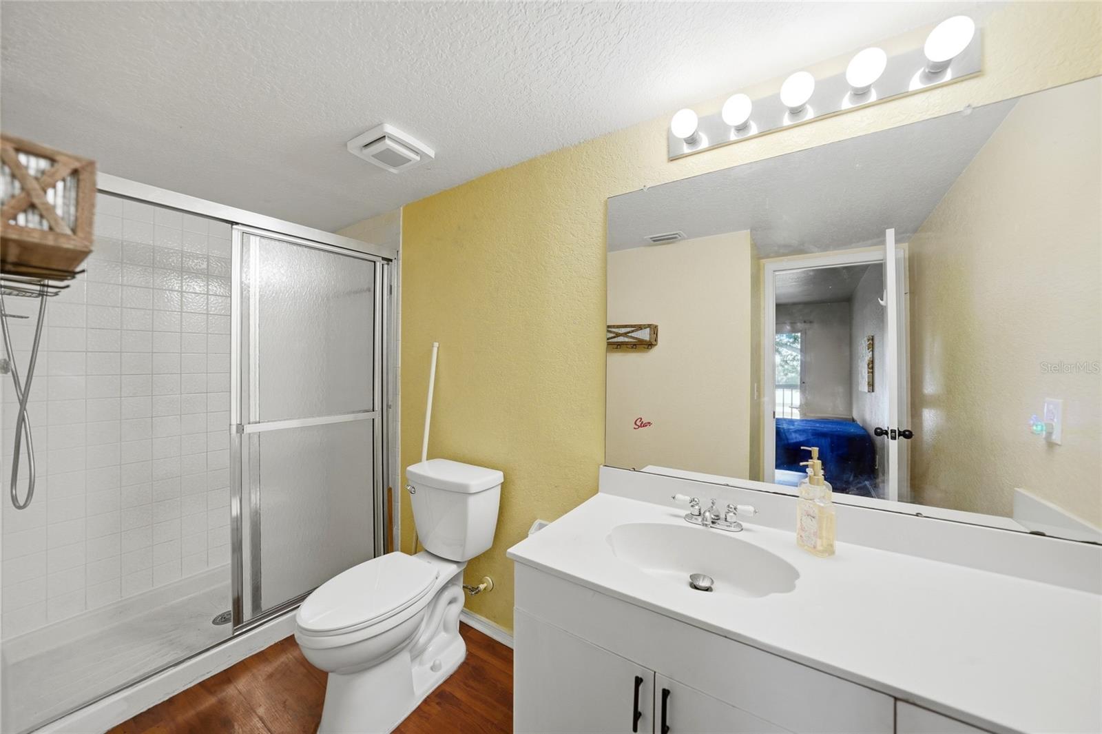 Image 16 of 34 For 1051 Forrest Nelson Boulevard 201