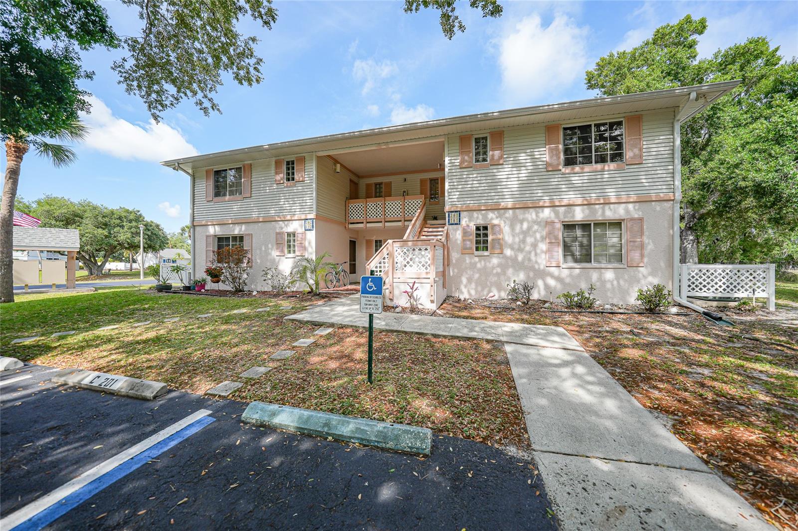Image 2 of 34 For 1051 Forrest Nelson Boulevard 201