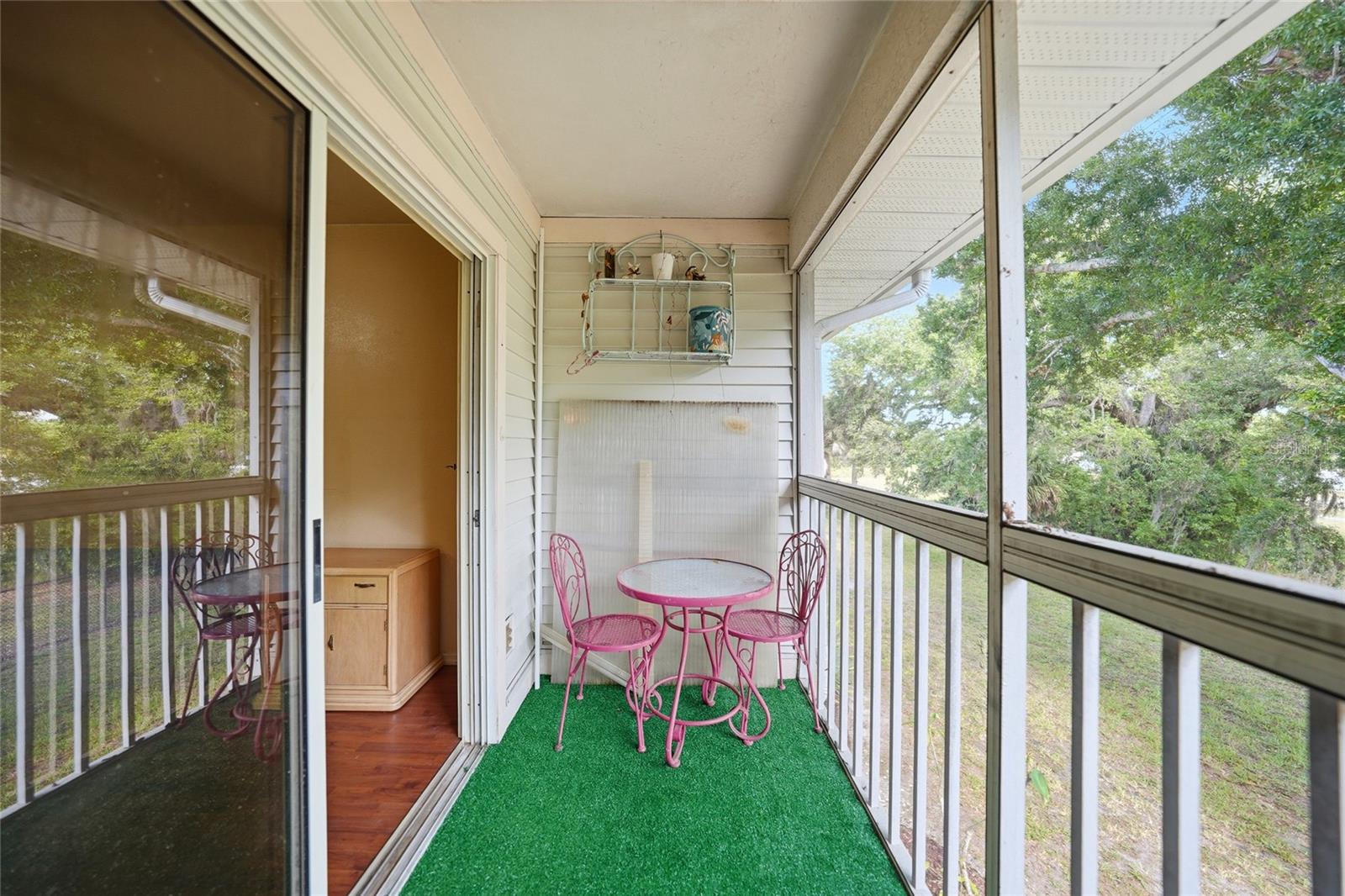 Image 23 of 34 For 1051 Forrest Nelson Boulevard 201
