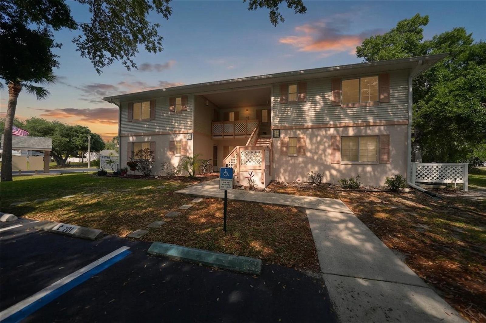 Image 30 of 34 For 1051 Forrest Nelson Boulevard 201