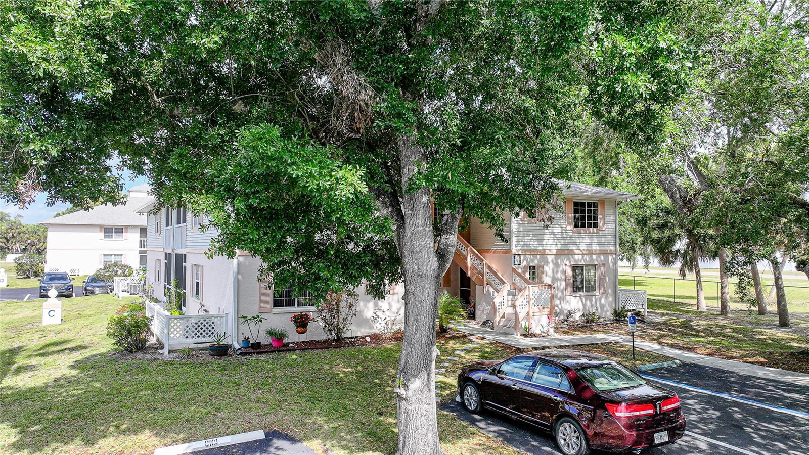 Image 32 of 34 For 1051 Forrest Nelson Boulevard 201