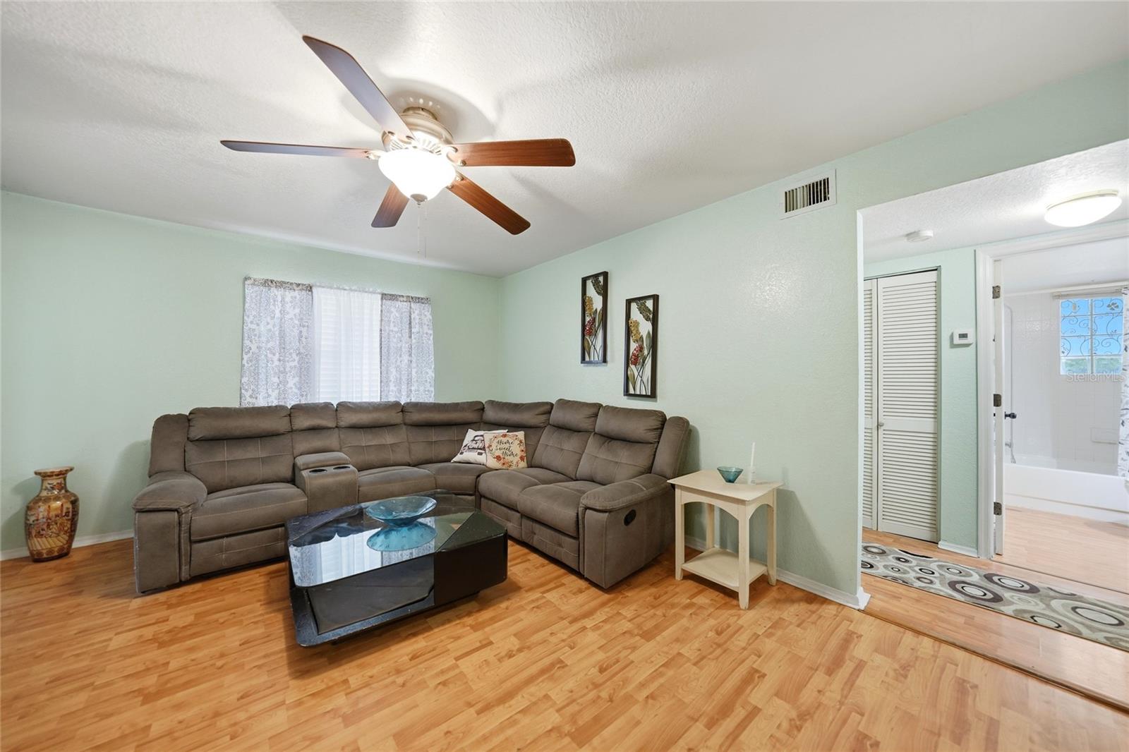 Image 4 of 34 For 1051 Forrest Nelson Boulevard 201