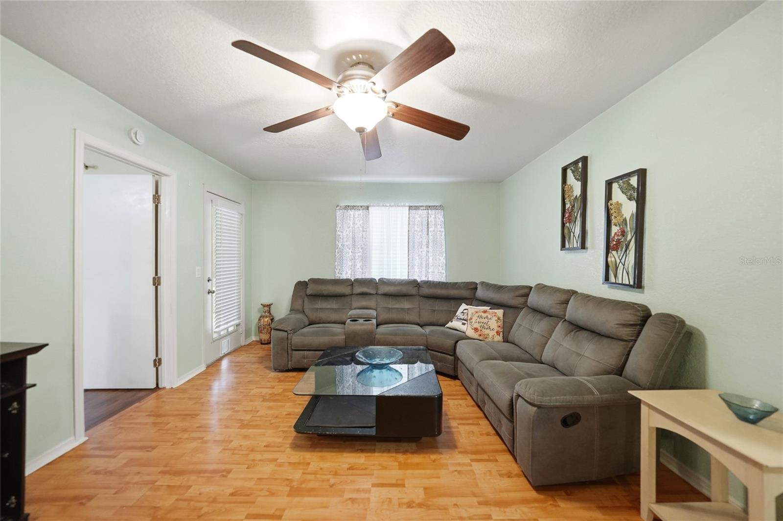 Image 5 of 34 For 1051 Forrest Nelson Boulevard 201