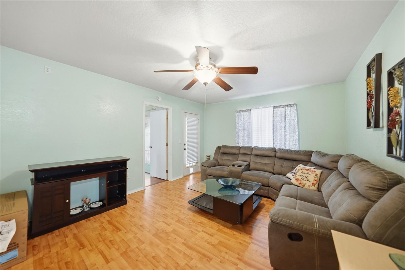 Image 7 of 34 For 1051 Forrest Nelson Boulevard 201