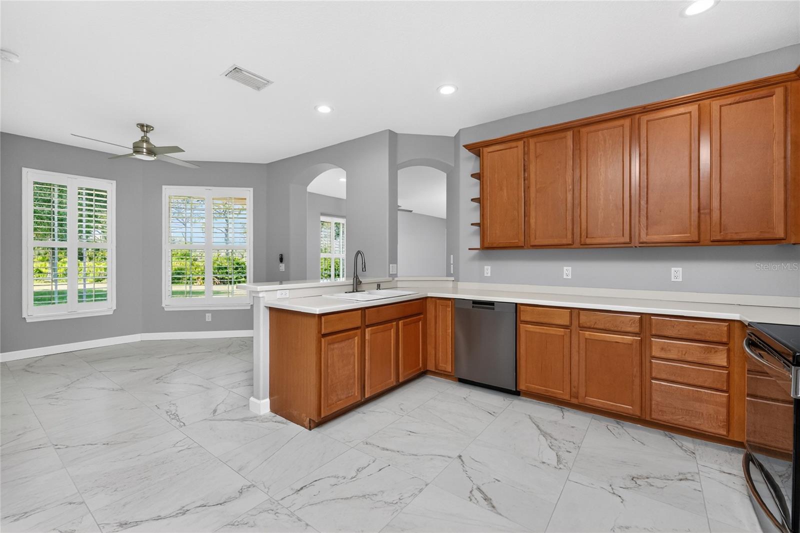 Image 19 of 50 For 29633 Niagara Court