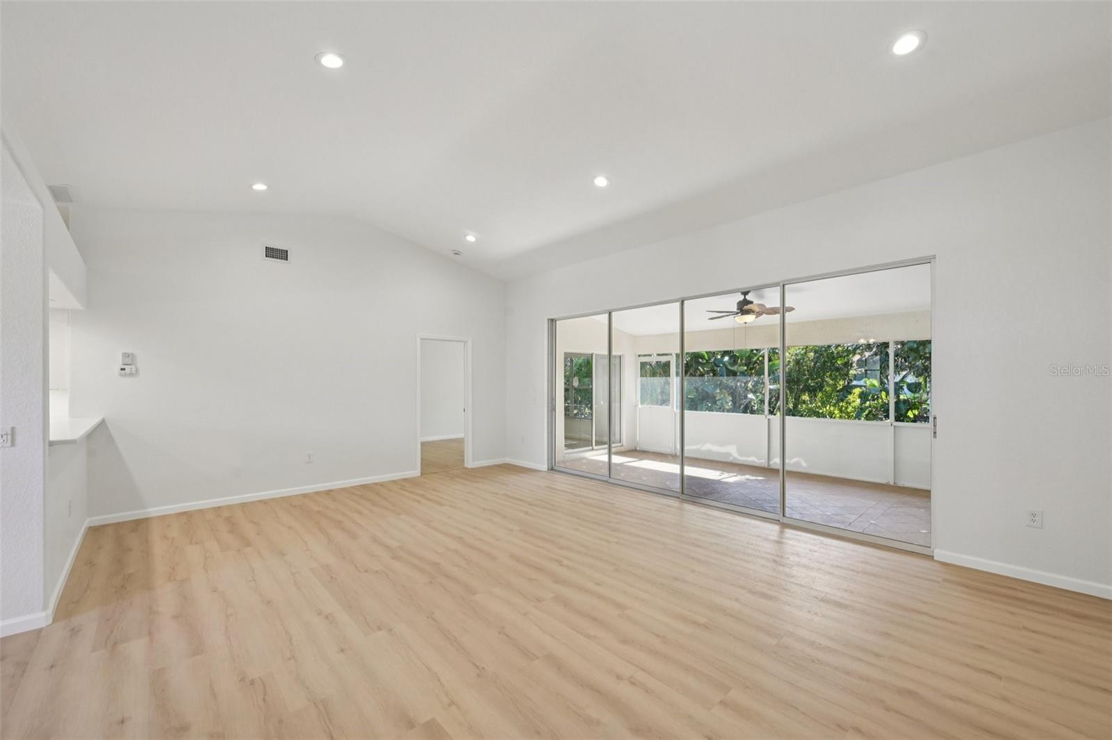 Image 10 of 63 For 8373 Pondview Lane