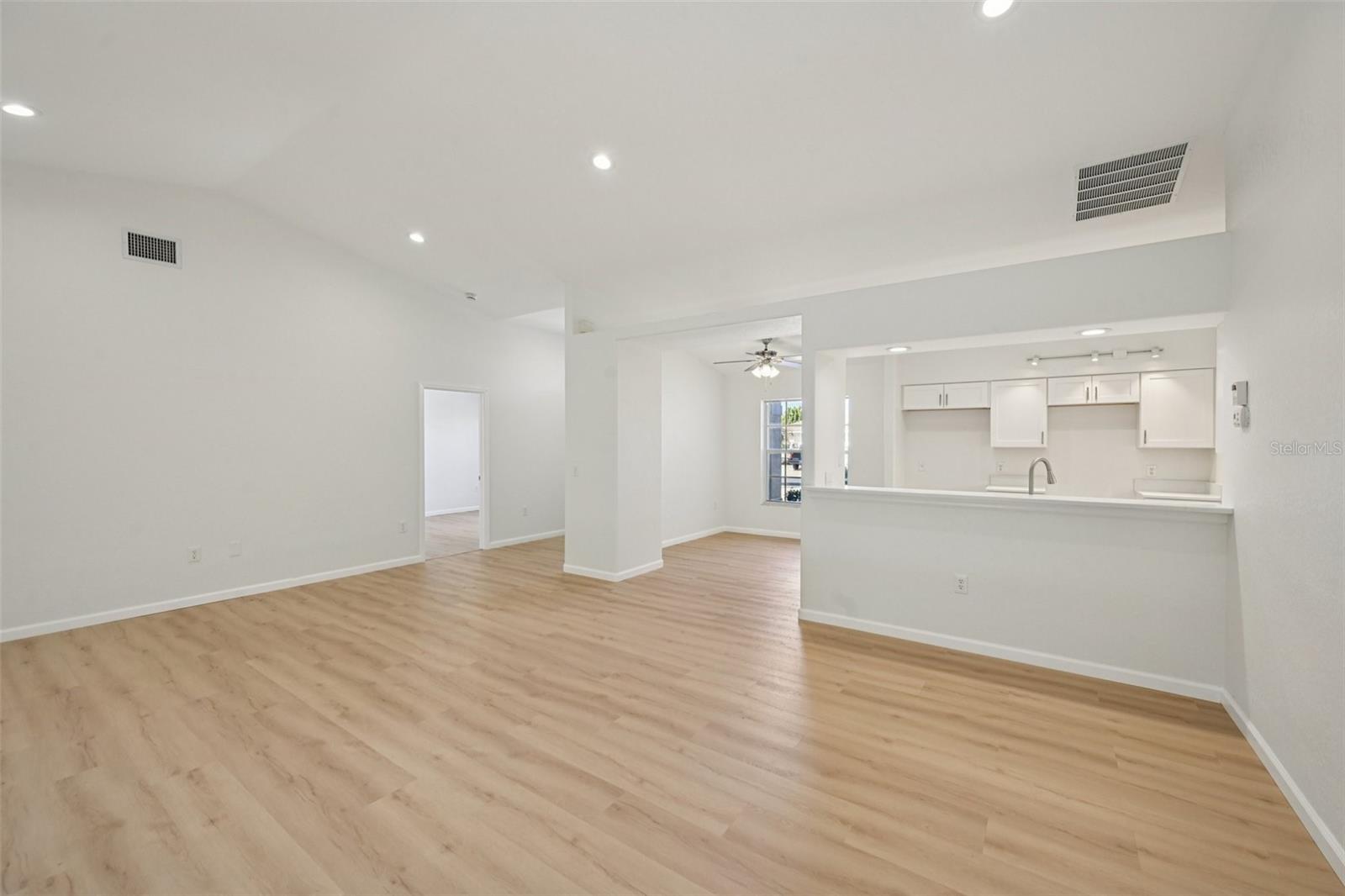 Image 11 of 63 For 8373 Pondview Lane