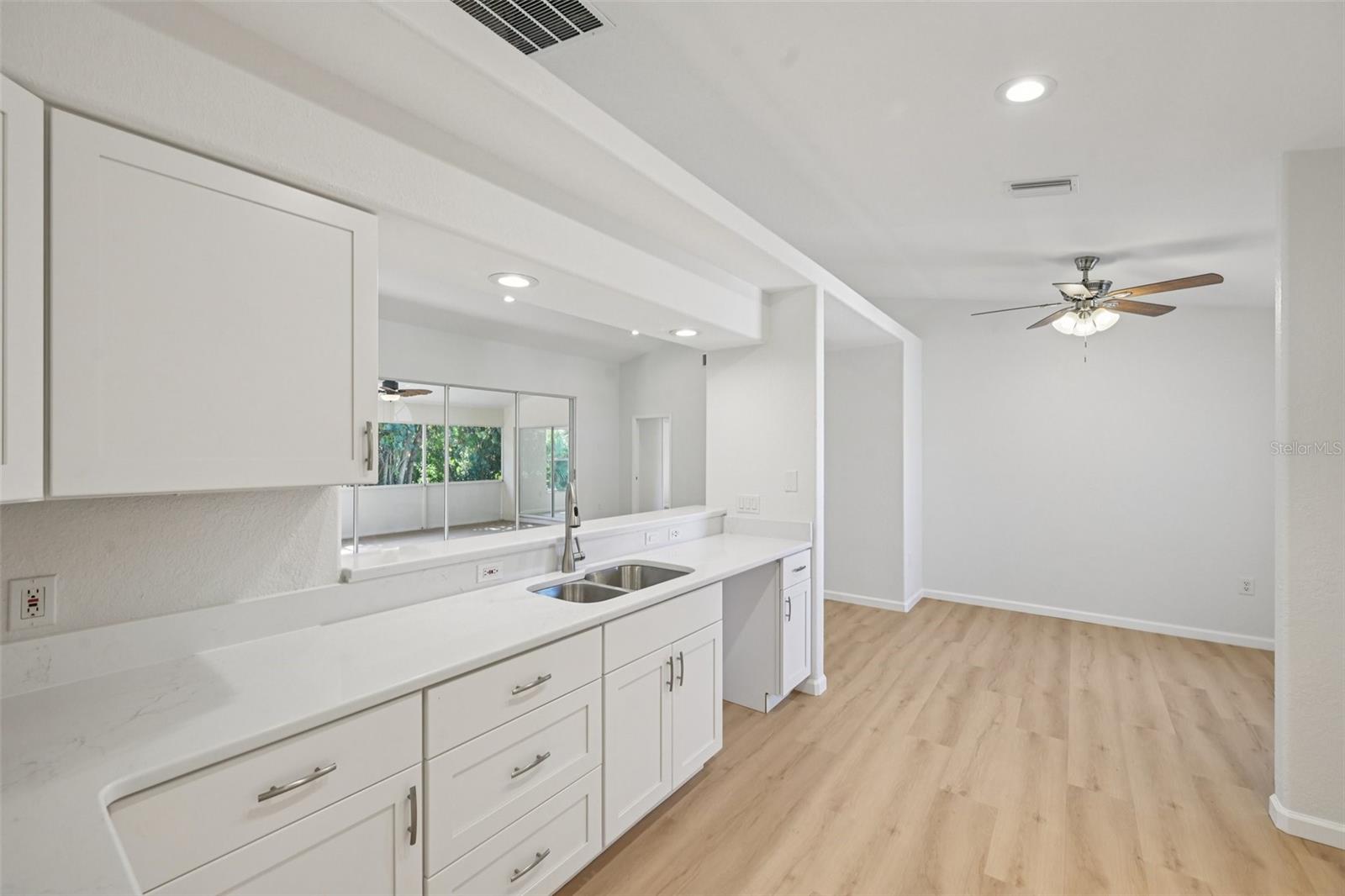 Image 14 of 63 For 8373 Pondview Lane