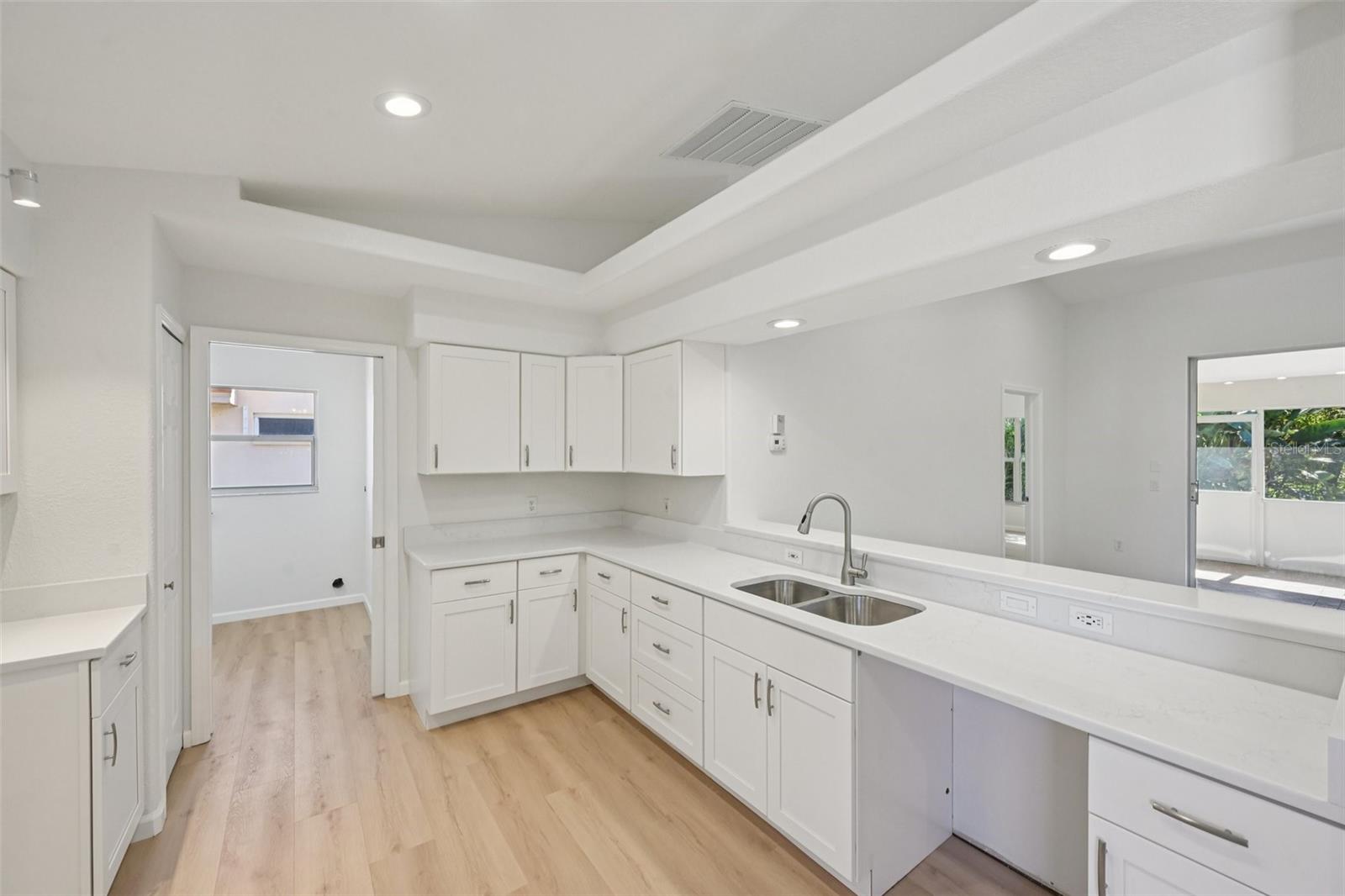 Image 15 of 63 For 8373 Pondview Lane