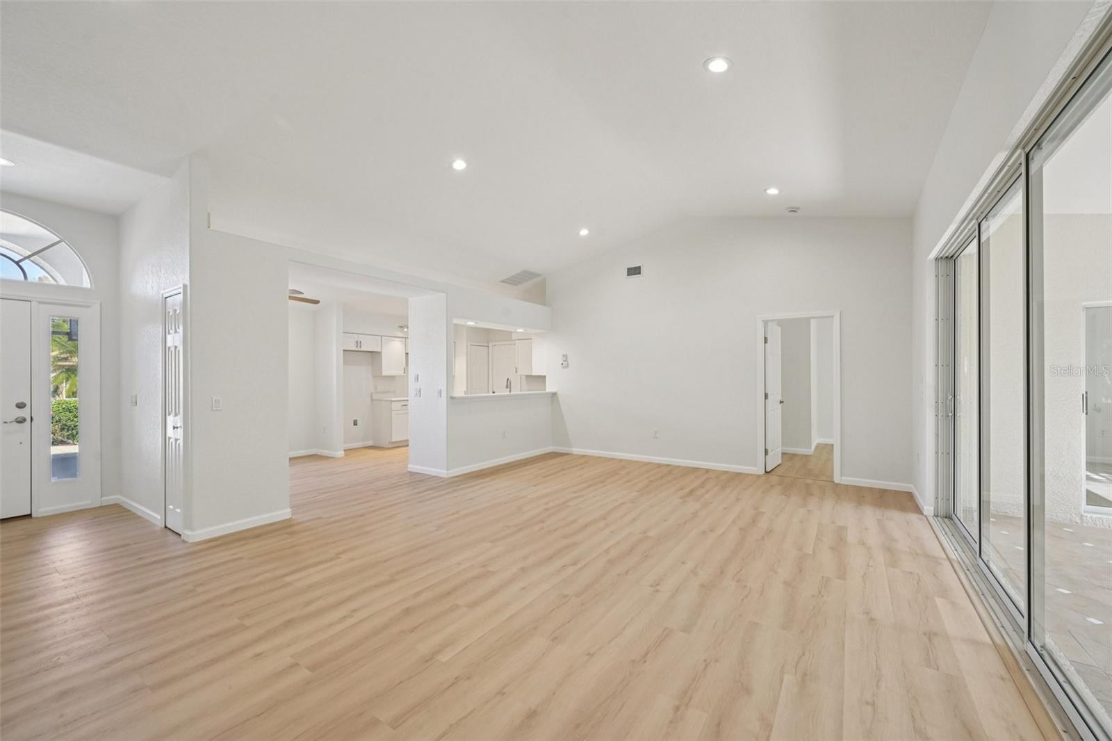 Image 29 of 63 For 8373 Pondview Lane
