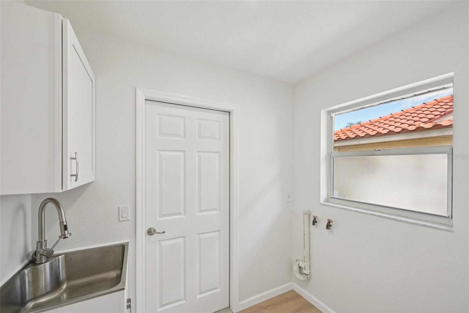 Image 38 of 63 For 8373 Pondview Lane
