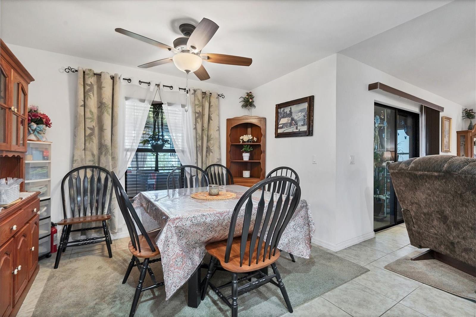 Image 11 of 36 For 1826 Trafalgar Parkway