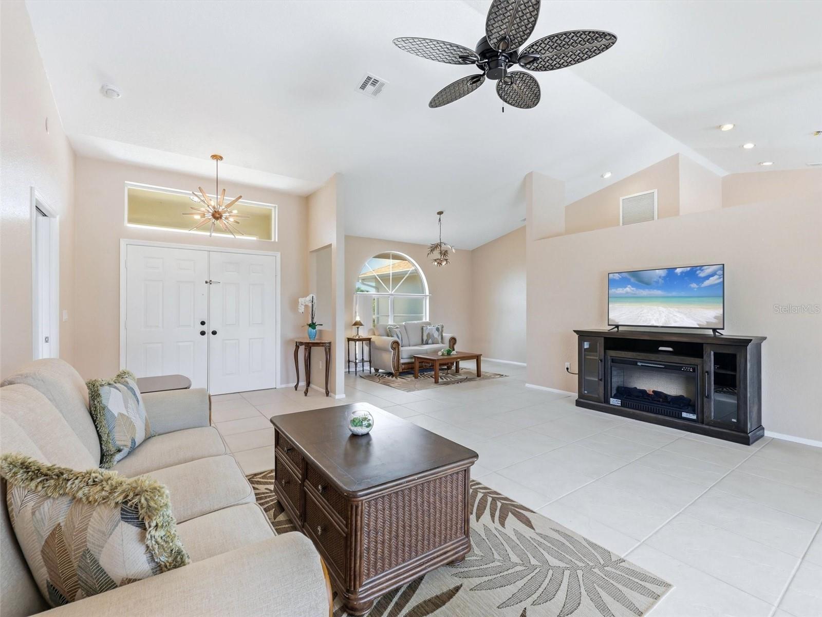 Image 12 of 50 For 713 Rotonda Circle