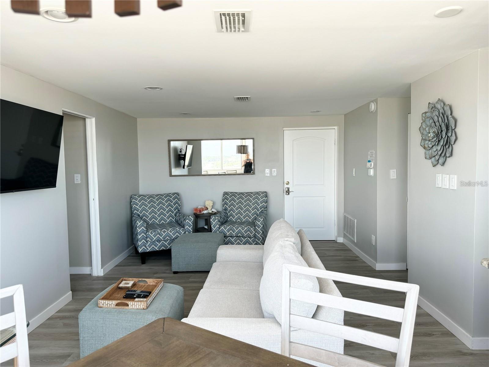 Image 4 of 16 For 1255 Tarpon Center Drive 612
