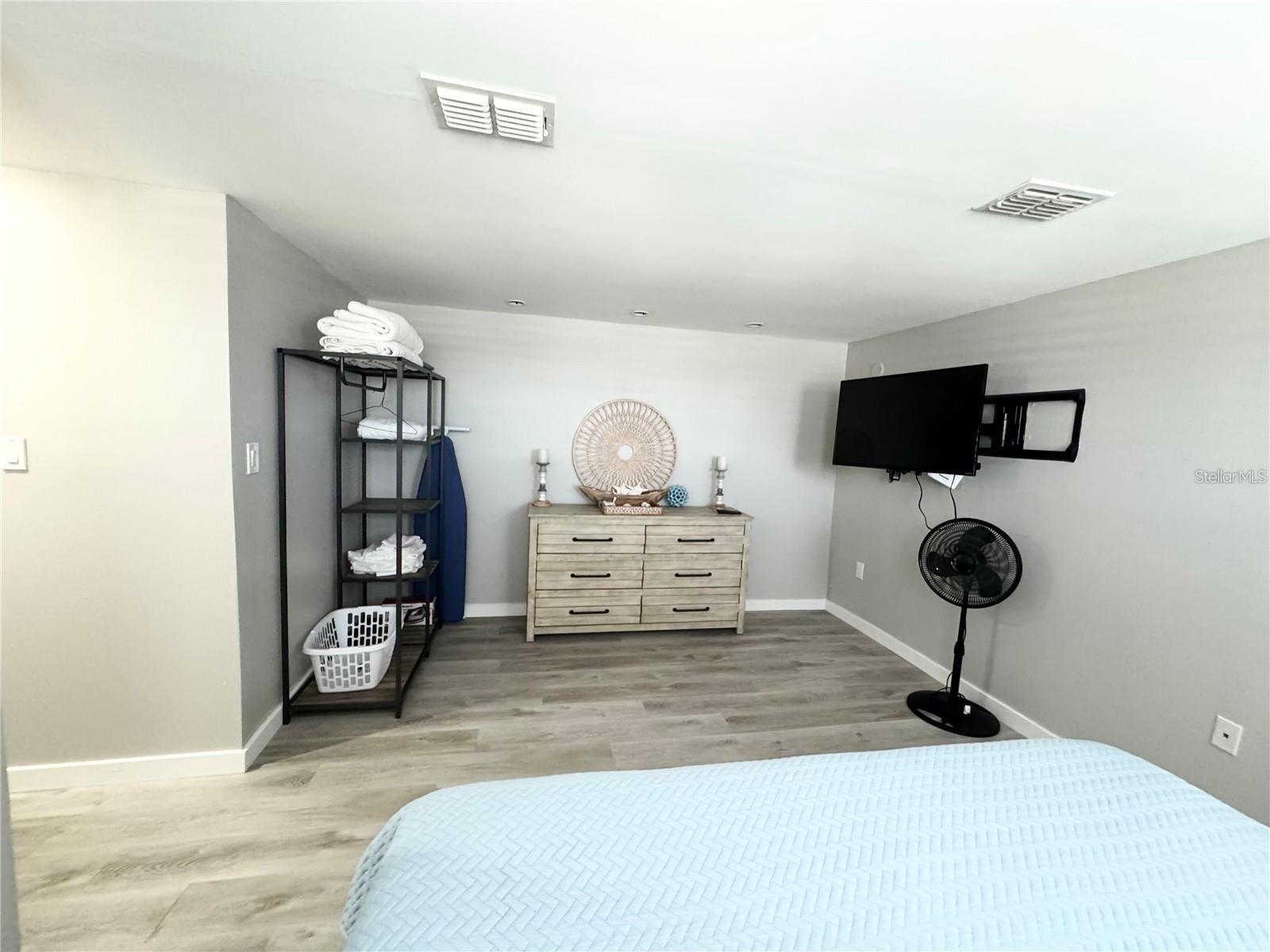 Image 6 of 16 For 1255 Tarpon Center Drive 612