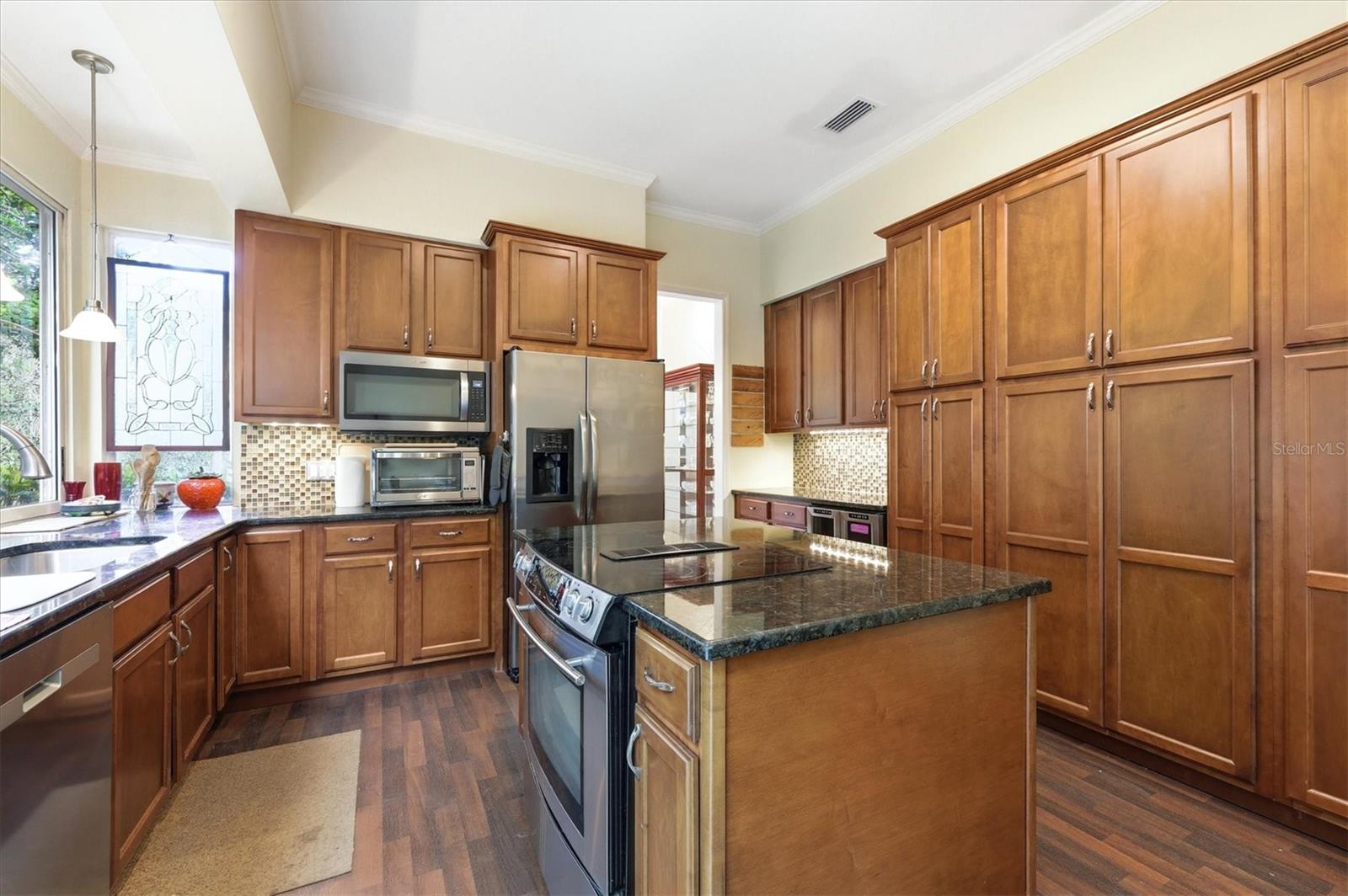 Image 20 of 84 For 84 Cayman Isles Boulevard