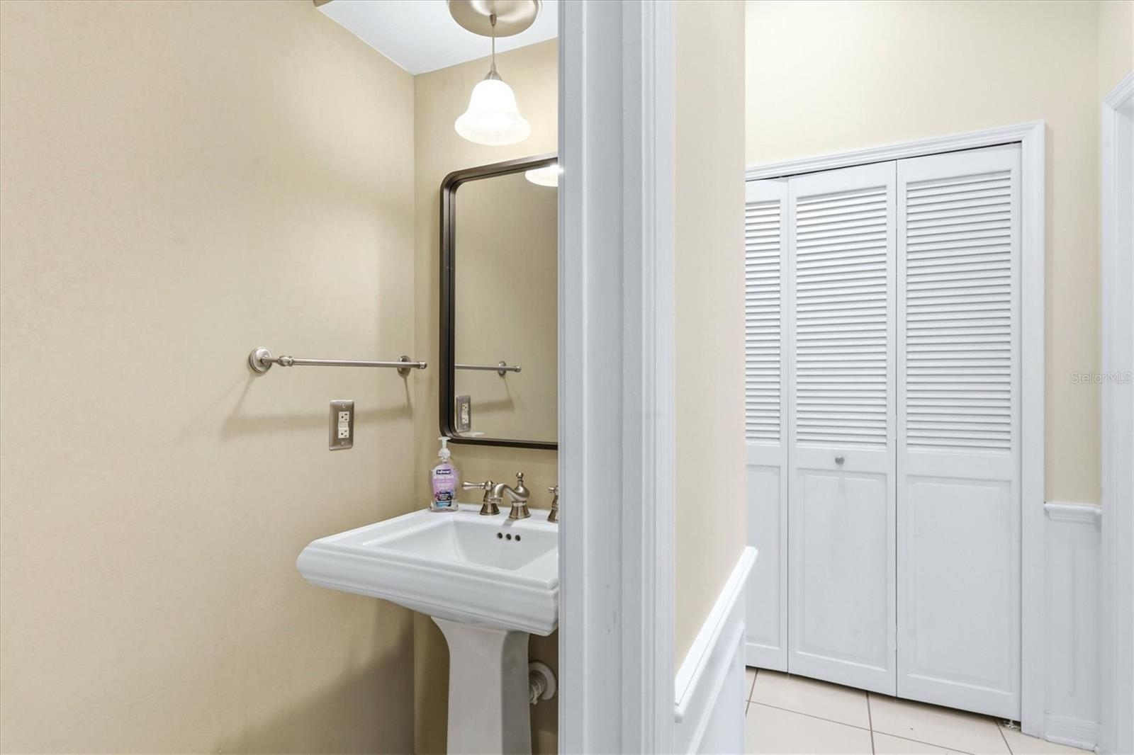 Image 22 of 84 For 84 Cayman Isles Boulevard