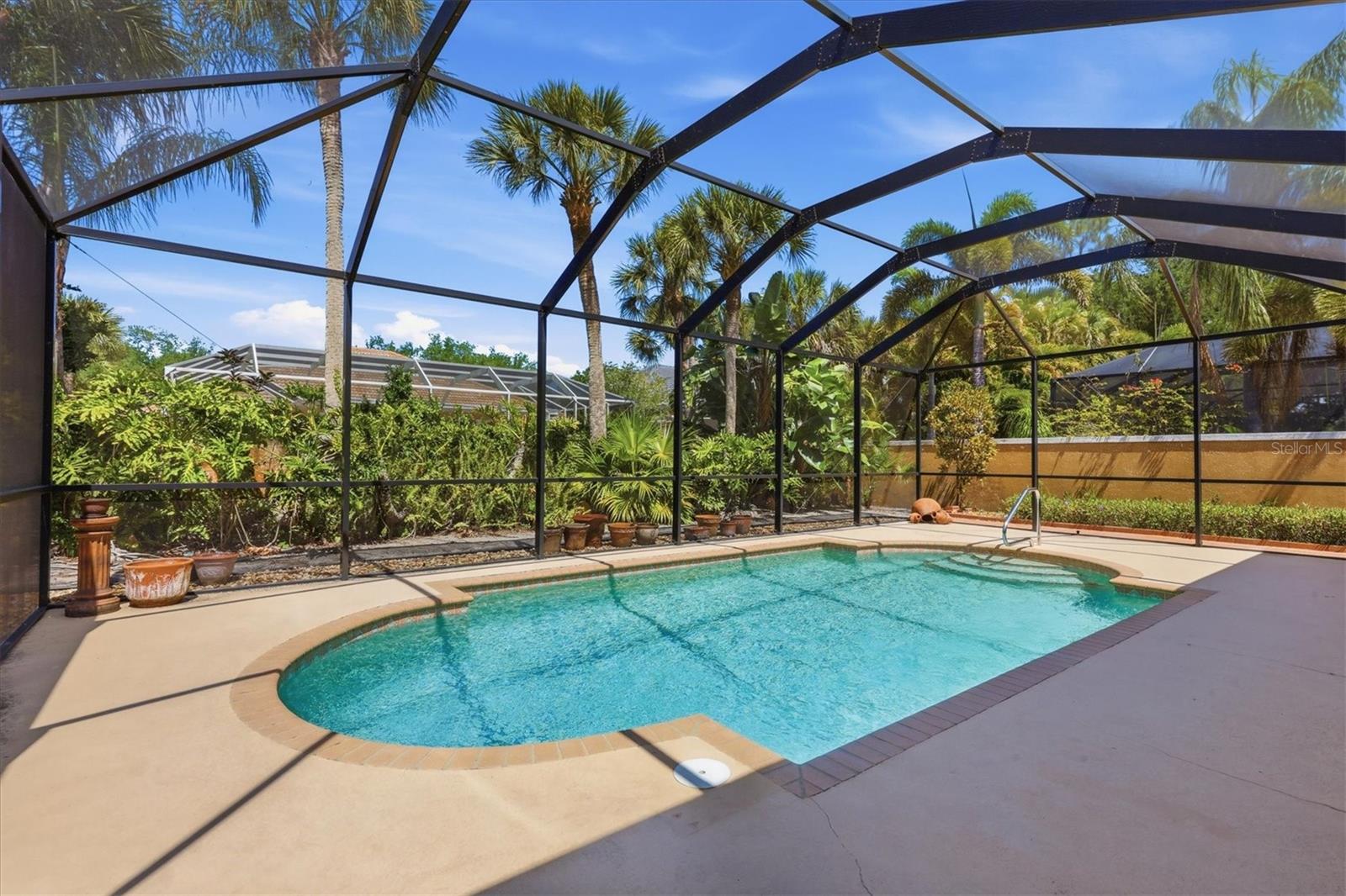 Image 35 of 84 For 84 Cayman Isles Boulevard
