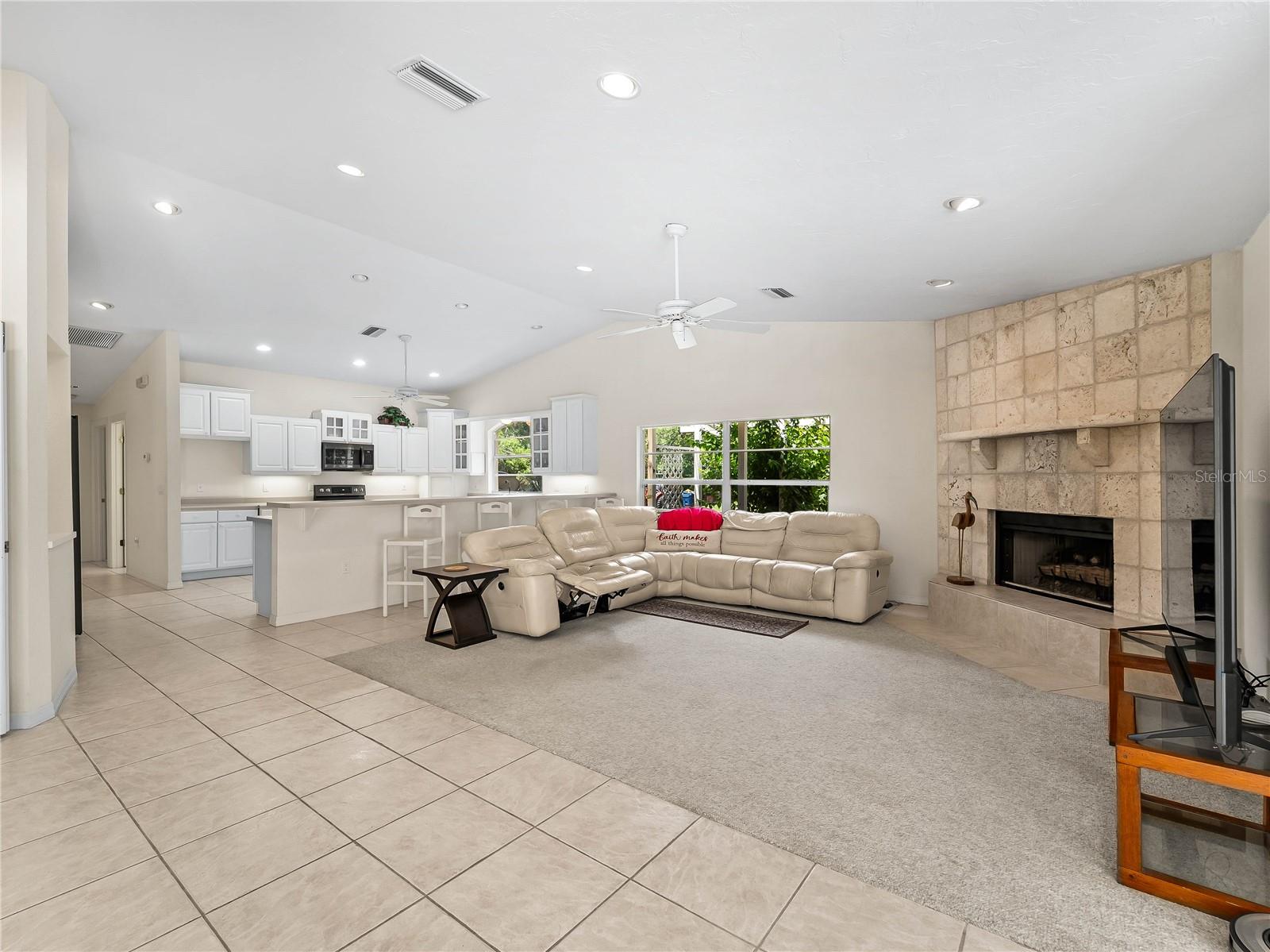 Image 38 of 70 For 13505 Wild Citrus Road