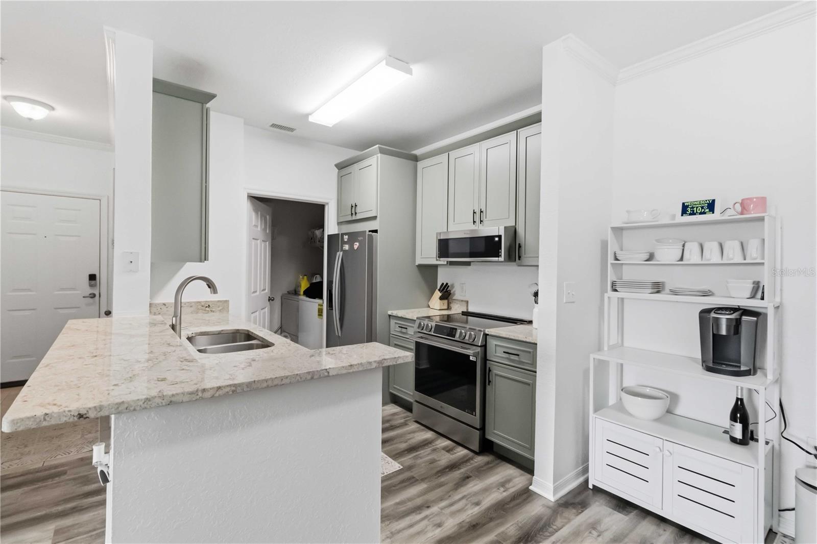 Image 9 of 37 For 10201 Courtney Palms Boulevard 204