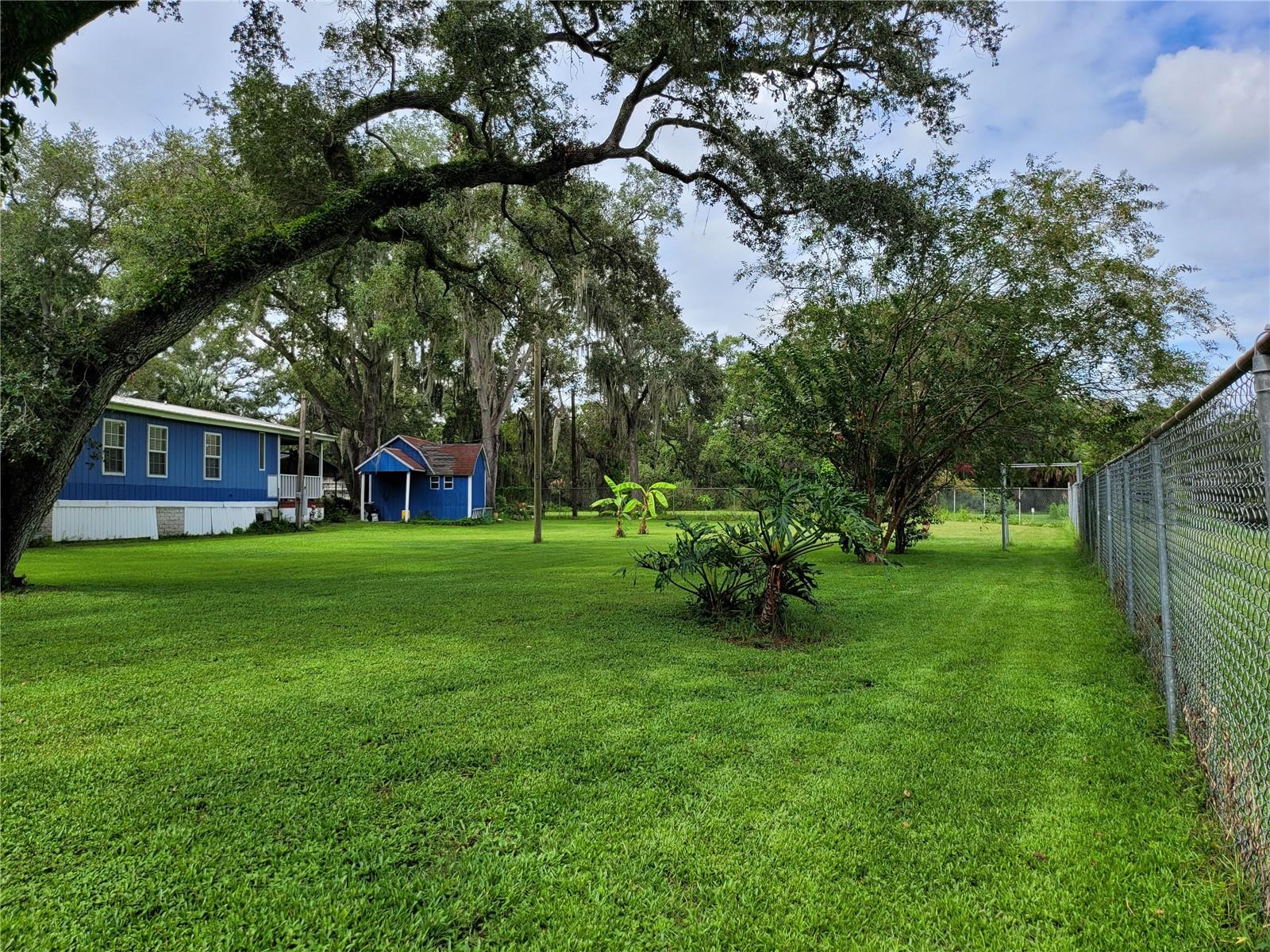 Listing photo id 16 for 5415 Saint Paul Street