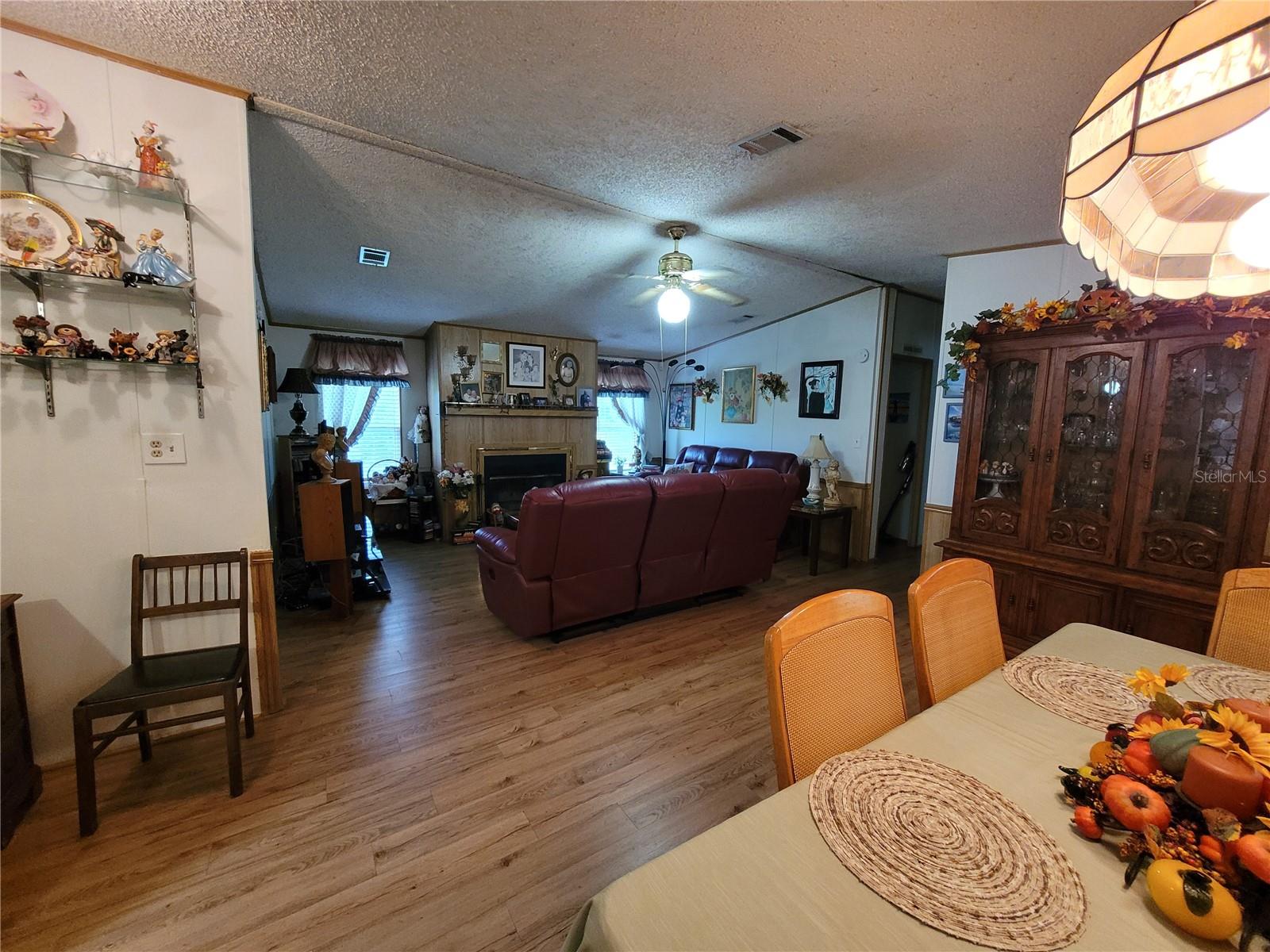 Listing photo id 41 for 5415 Saint Paul Street