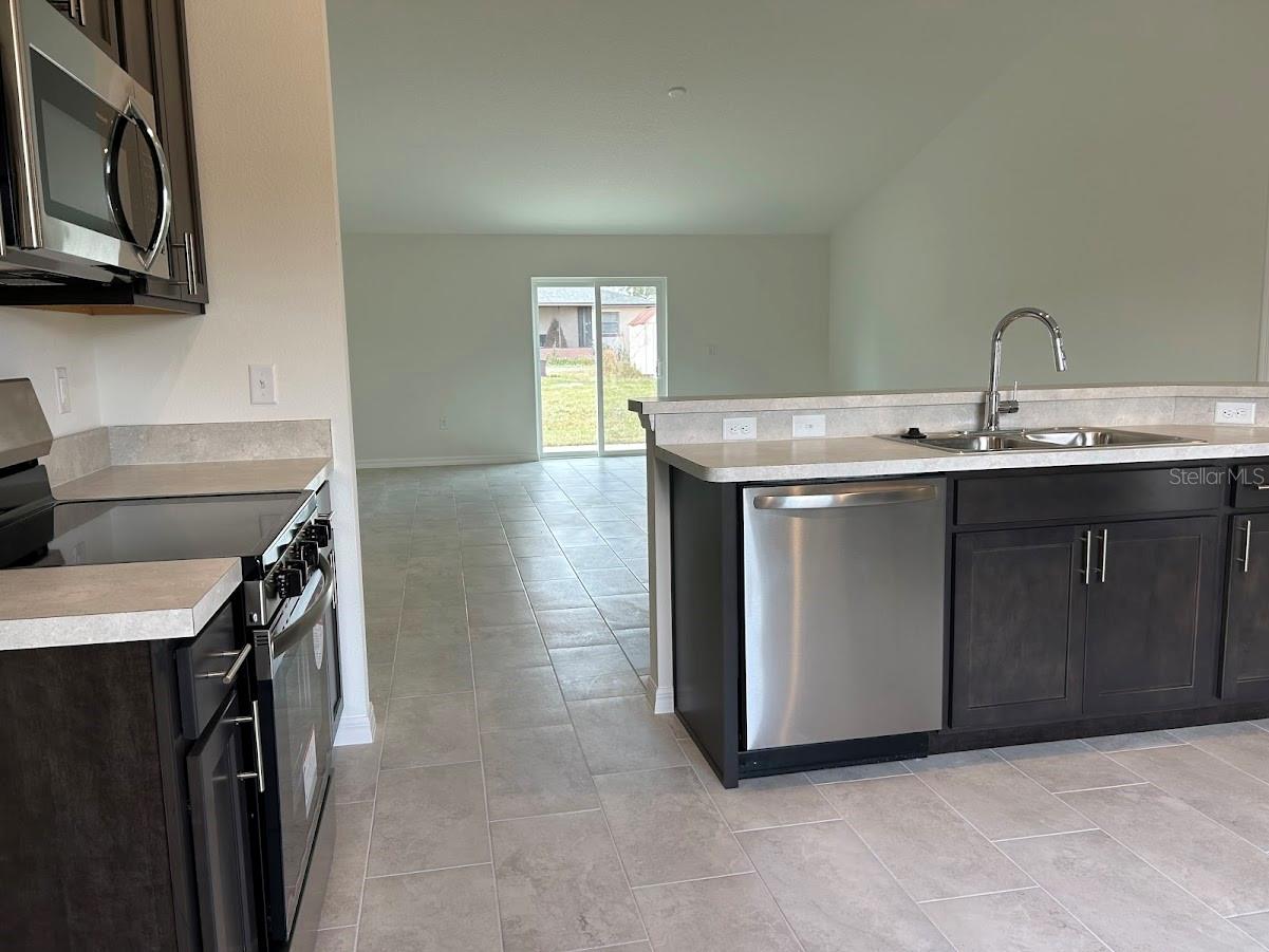 Image 3 of 11 For 422 Central Avenue