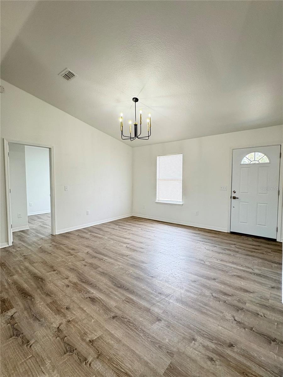 Image 4 of 16 For 203 Juniper Way