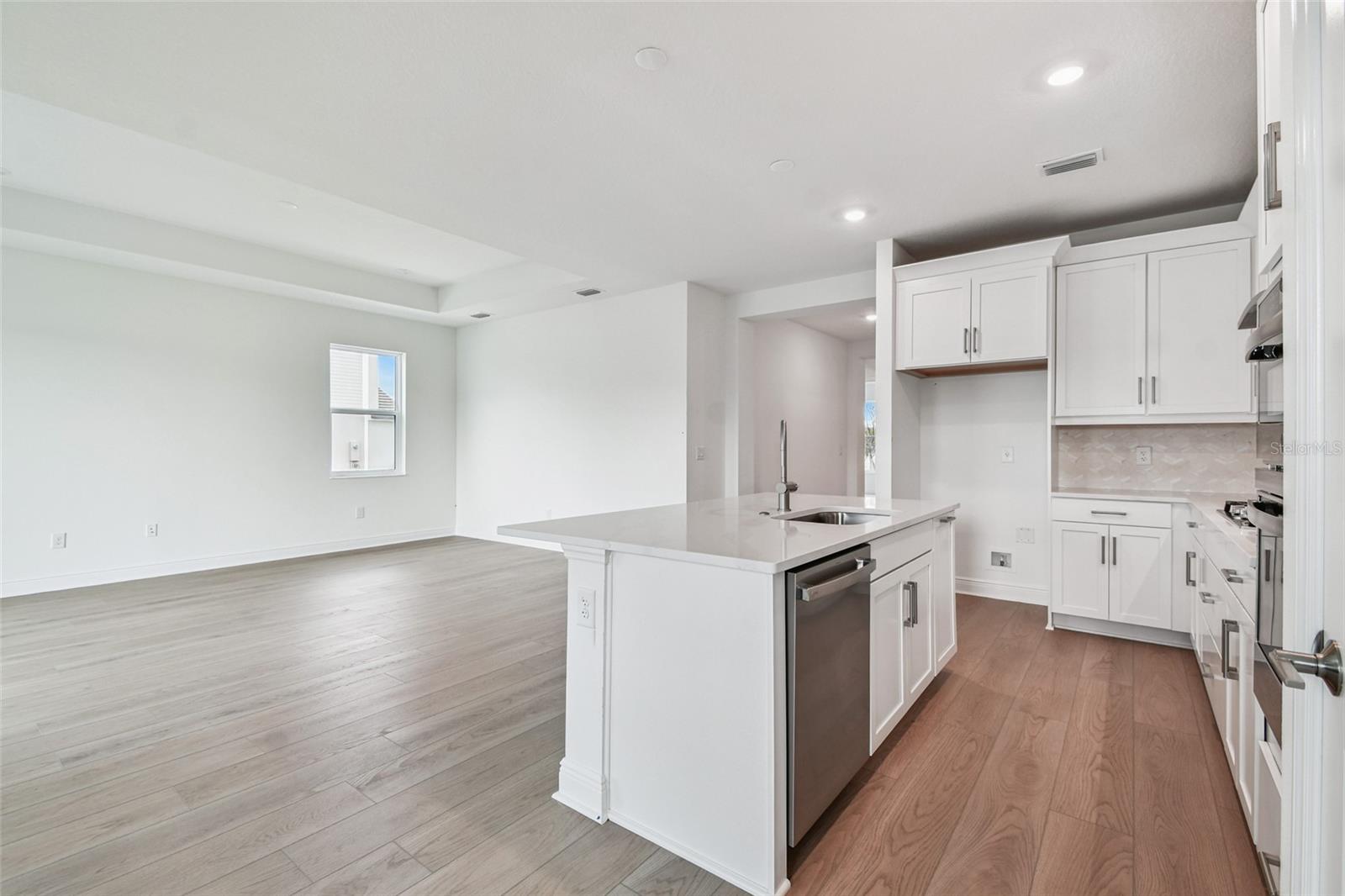 Image 7 of 20 For 7536 Nighthawk Drive