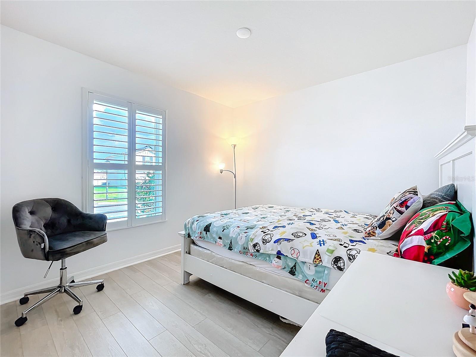 Listing photo id 22 for 2369 Crossandra Street